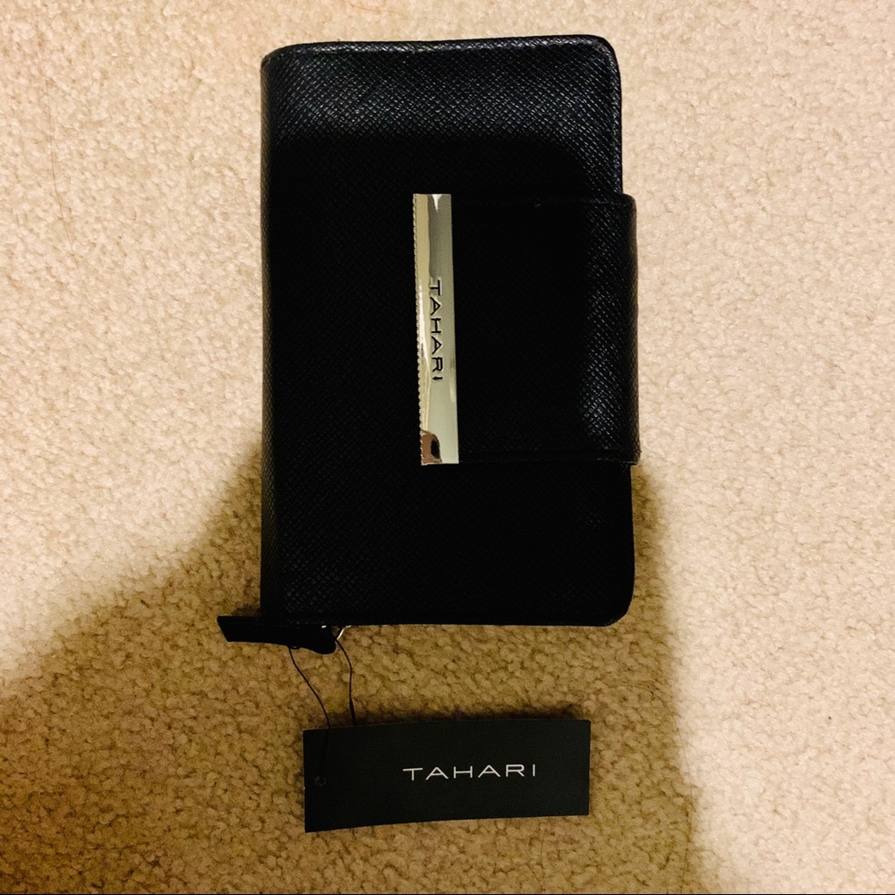 Tahari wallet